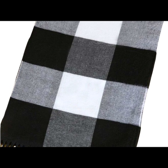 Cozy Winter Plaid Print Fringe Multi-Colored Scarf One Size Accessories Unisex - Picture 3 of 7